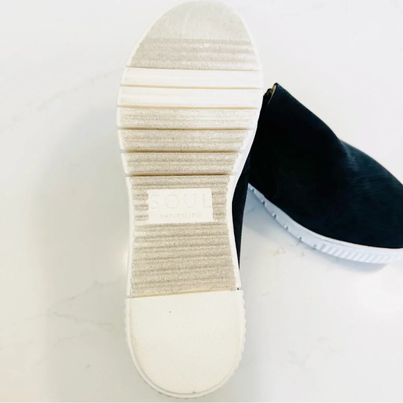 SOUL Naturalizer Turner Slip On Sneaker | Black | 9W - Picture 8 of 10